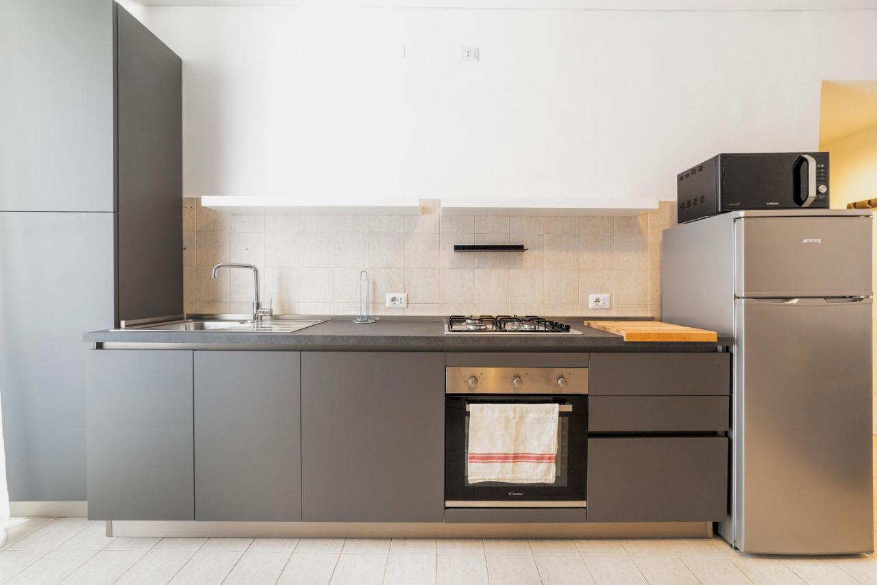 Roomy Apartment Close To Subway M5! Milano Eksteriør bilde